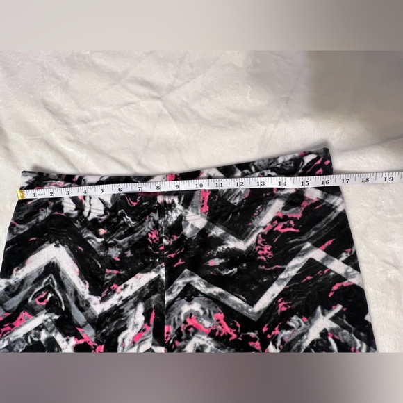 No Boundaries Soft Velour Leggings Plus Size XXL Sugar Skull / Pink White Black - Picture 11 of 12